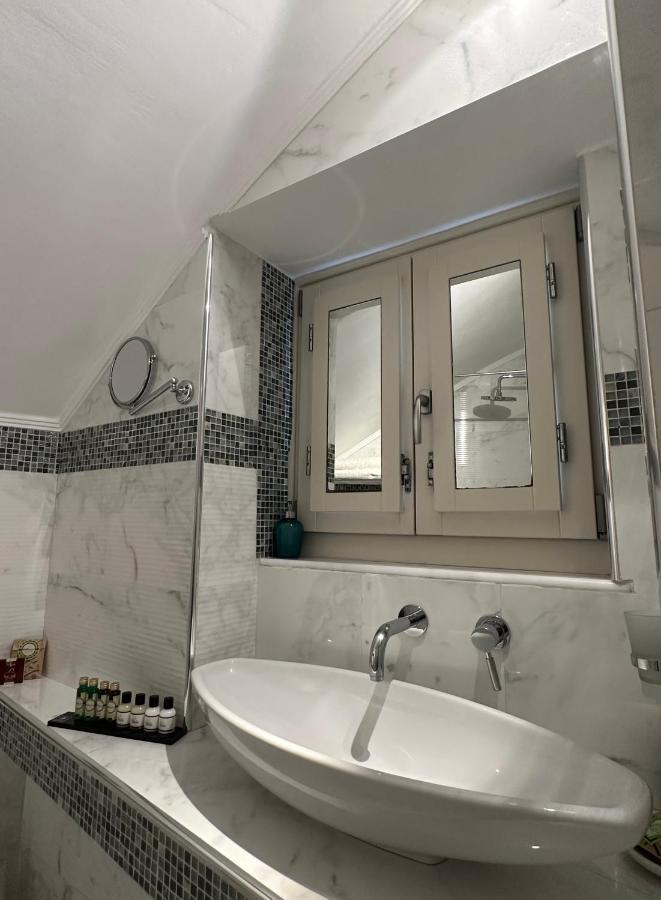 Thea Simi Exterior foto